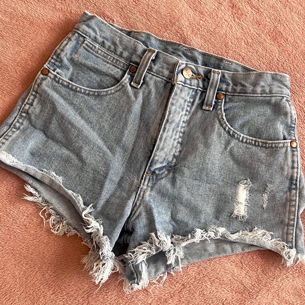 Wrangler Womens Reworked Shorts - Picture 3 of 6